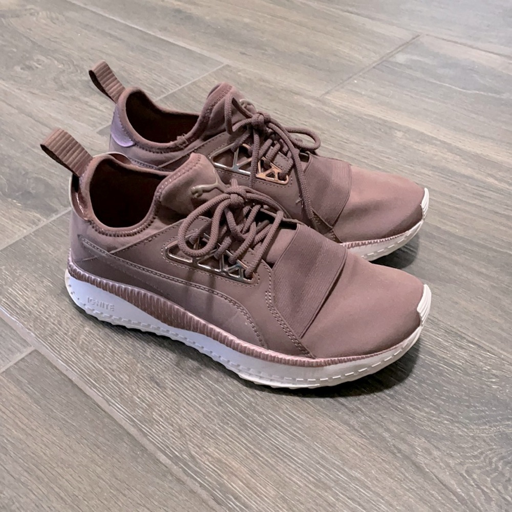 Puma sneakers maybe purple size 9